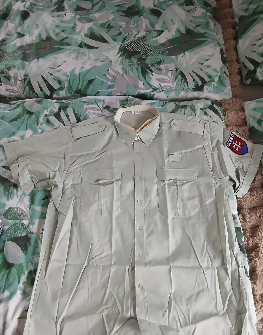 Slávnostná košeľa policia