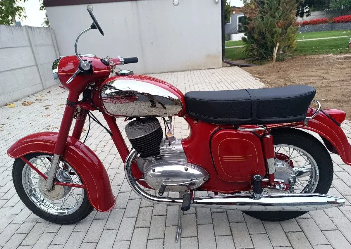Jawa 250 panel 559