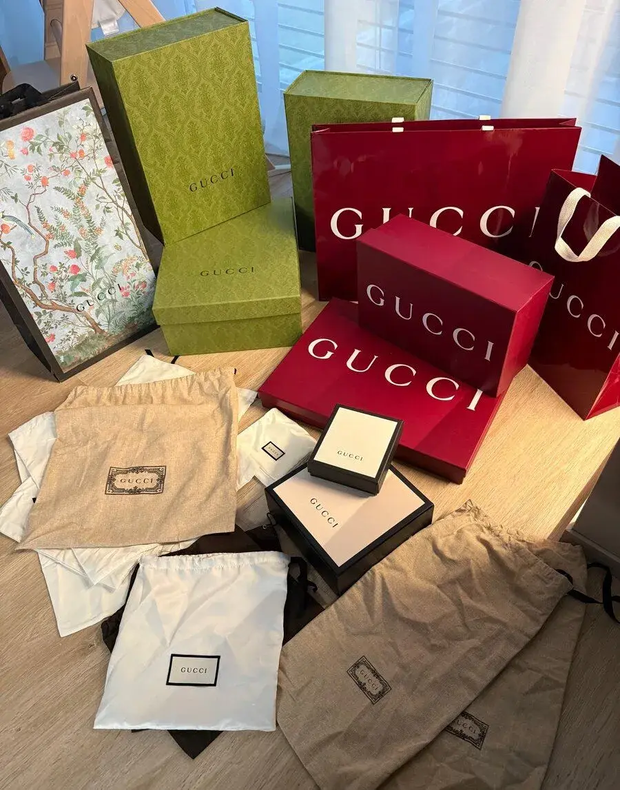 Gucci krabice a tašky