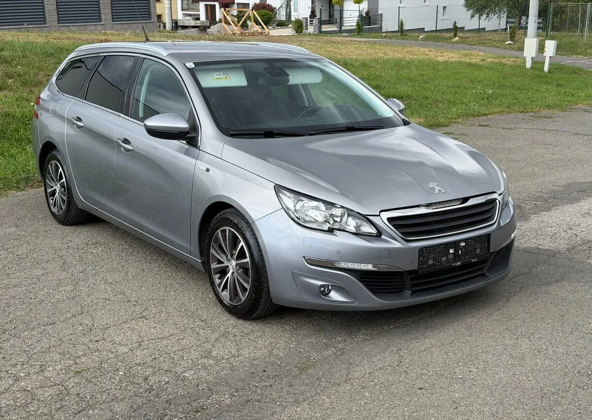 Peugeot 308 – 2015, 124 000 km