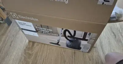 vysávač Electrolux 300 Clean EB31C1DB modrý