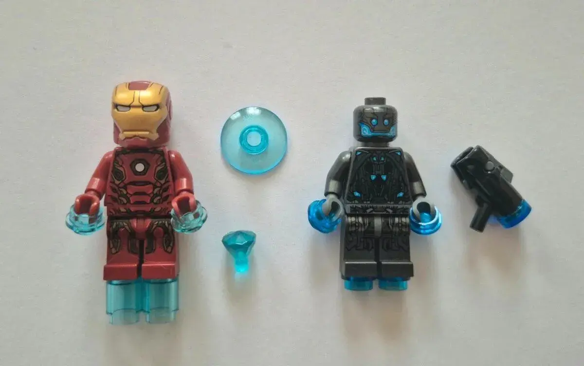 Lego Iron Man a Ultron Sentry