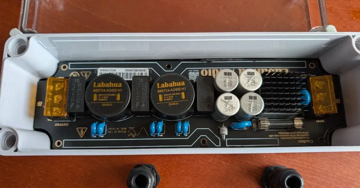 sieťový EMI/RFI filter Labahua Audio pre Hi-Fi (250V/8A)
