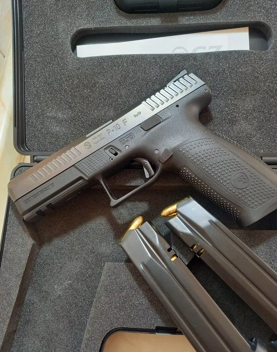 Pištoľ CZ P10f