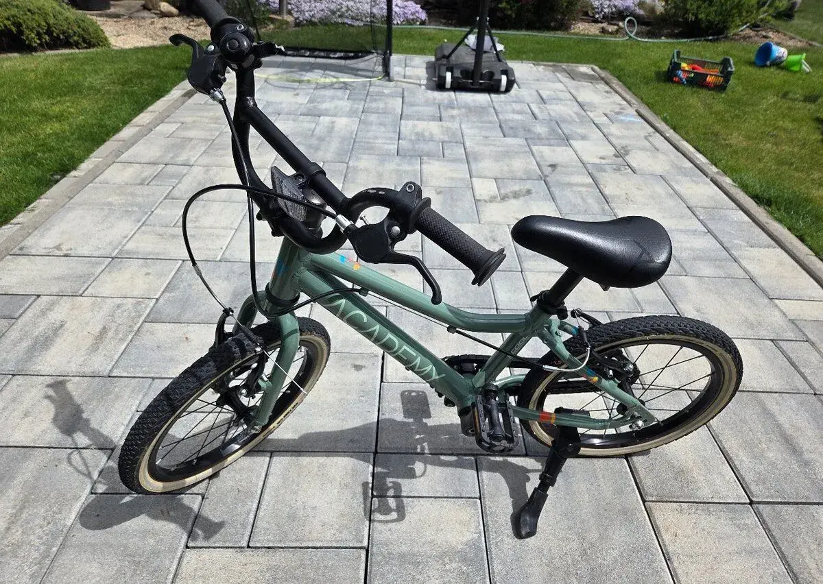 Detsky bicykel academy Grade 16