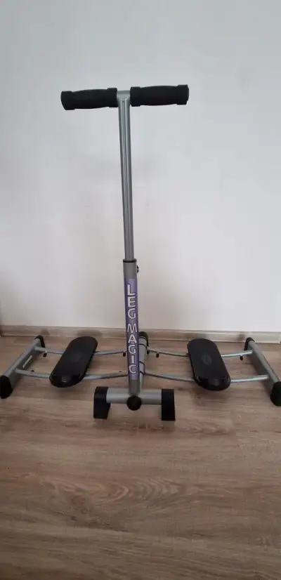 Stroj na cvičenie a posilňovanie LEG MAGIC