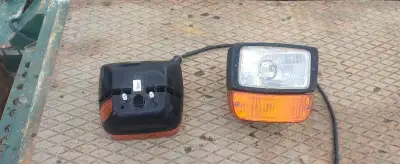 Predné reflektory na traktor bager