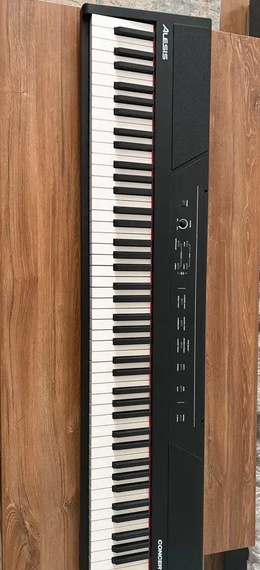 Alesis Concert 88 – ako nový, minimálne používaný