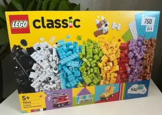 LEGO® Classic 11044 Kreatívna krabička na stavanie a hranie