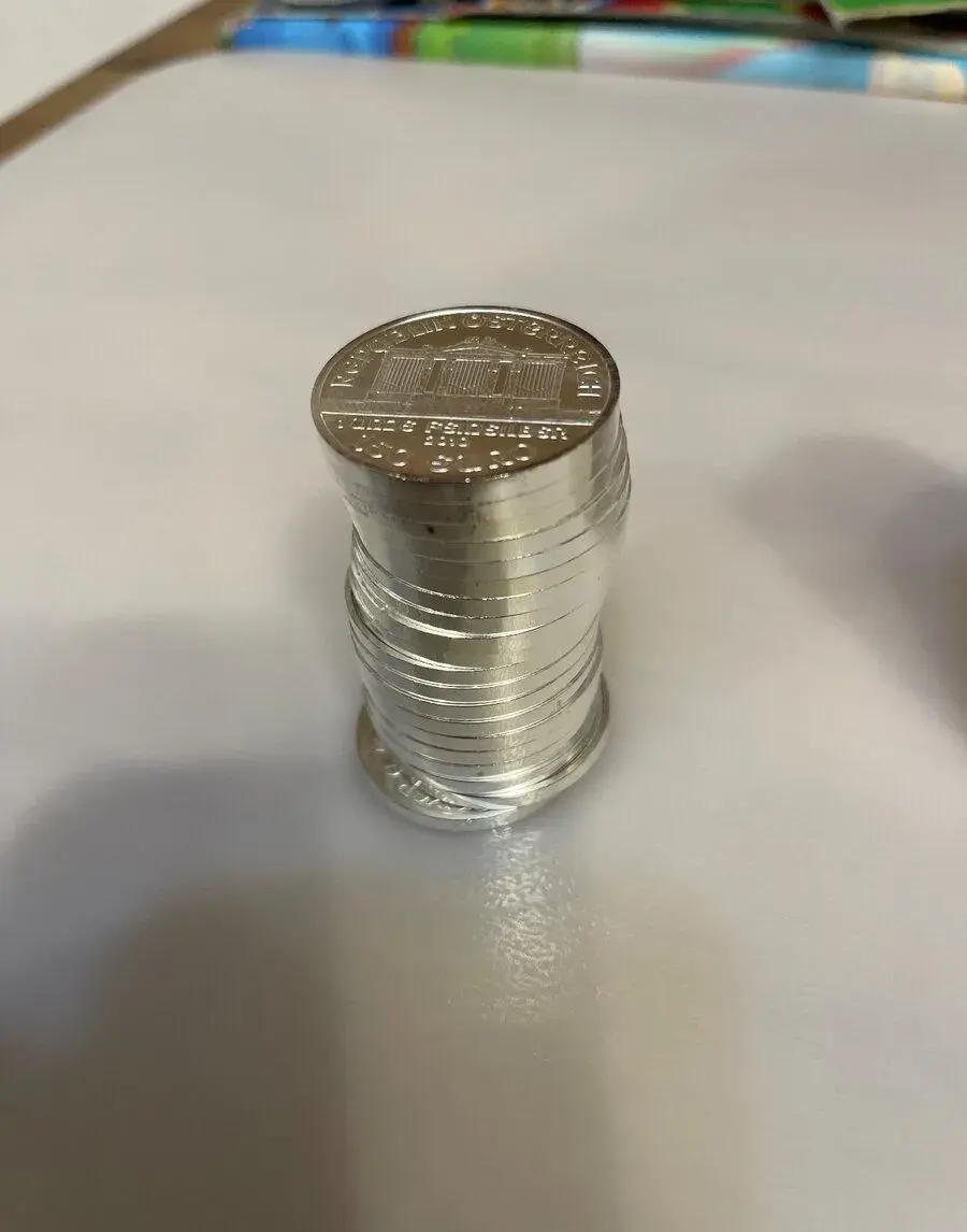 1 oz striebro, mince, philharmonikery, maple leaf atd