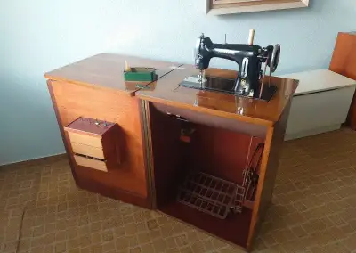Starý šlapací šiaci stroj Minerva