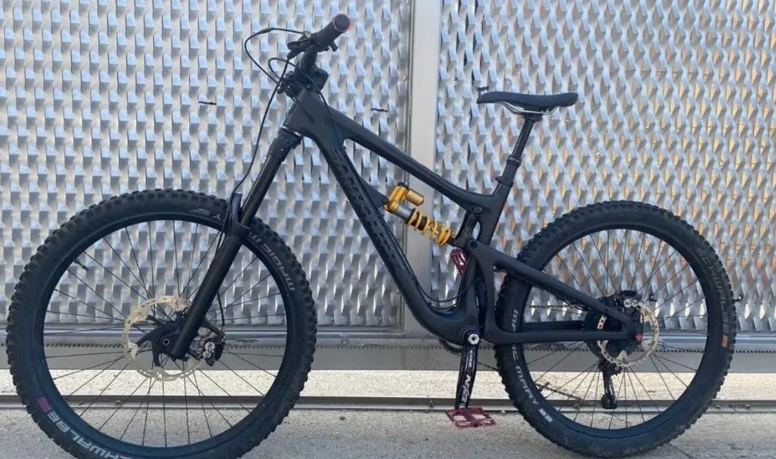 Santa Cruze Nomad C enduro Carbonovy