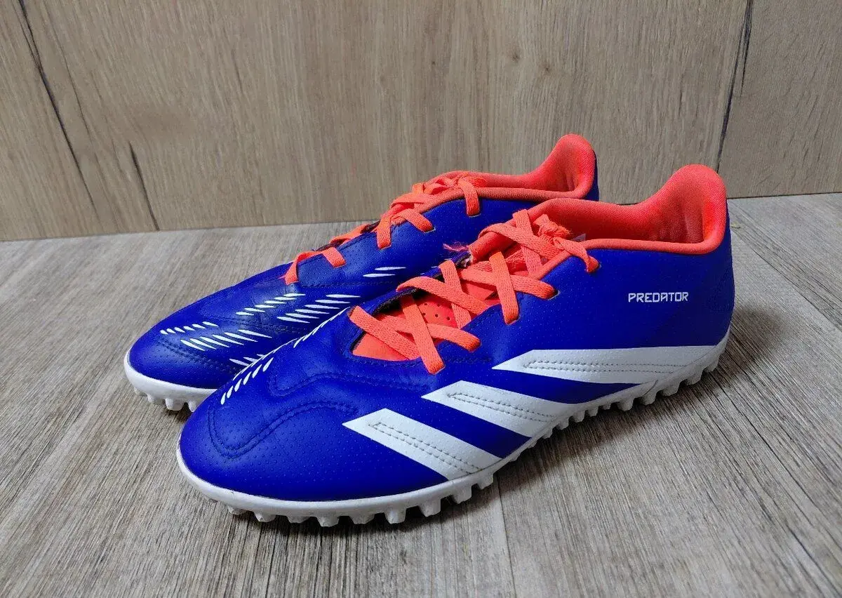 Turfy Adidas predator