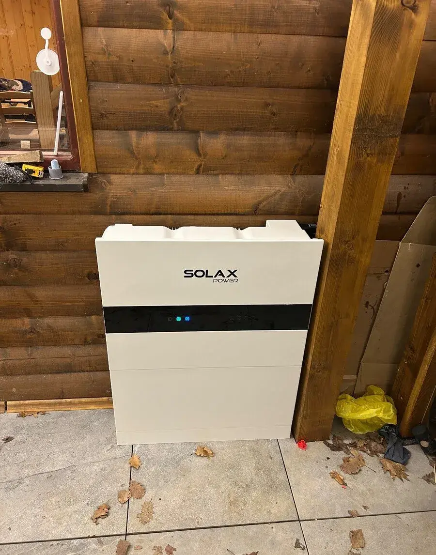 fotovoltika Solax, menič + bateria + BMS, All - in - one