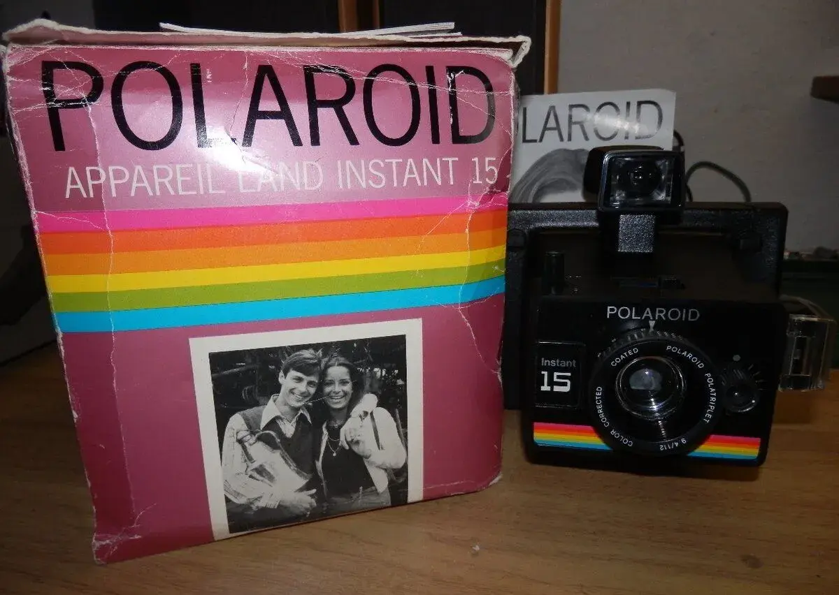 Polaroid.
