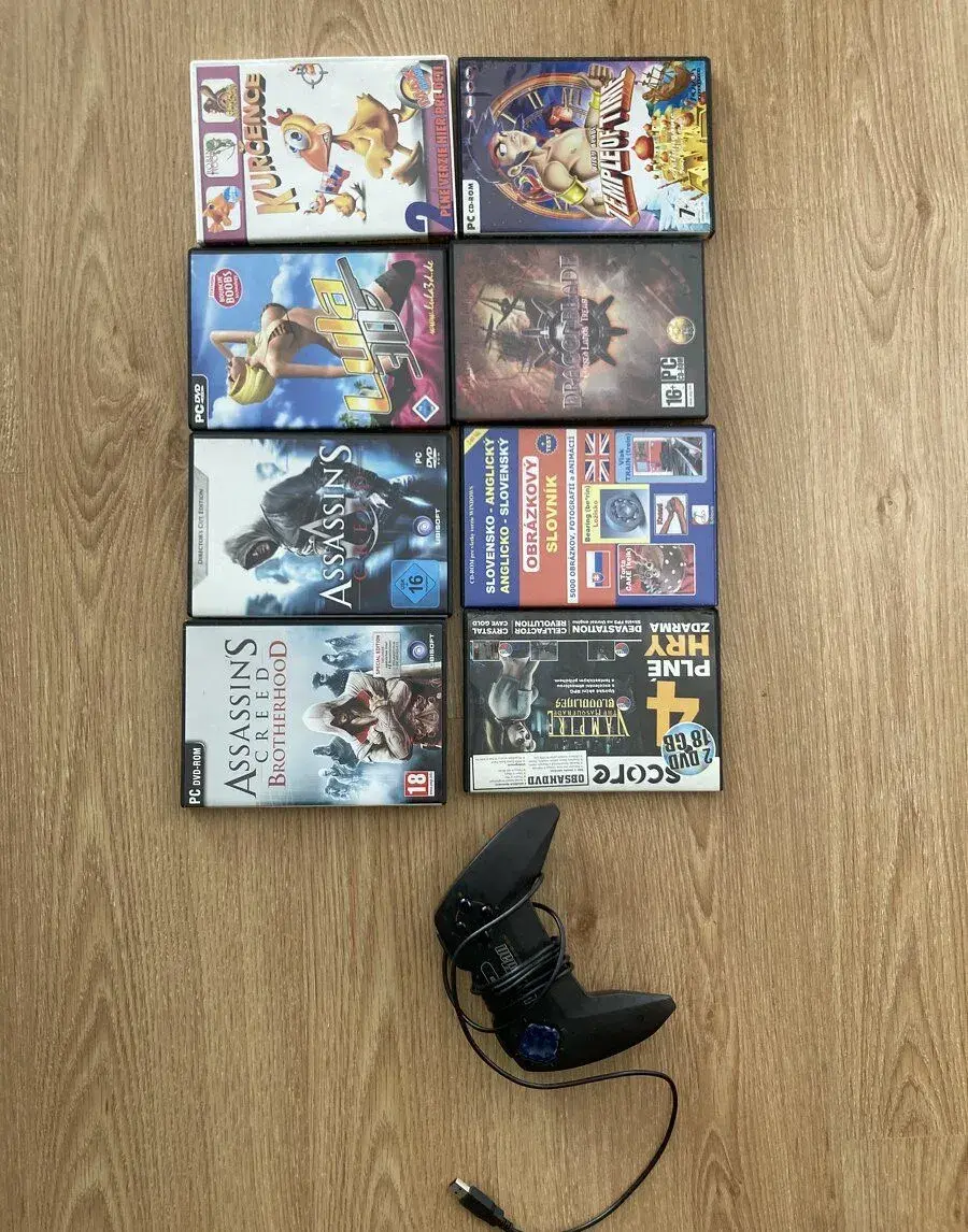 Sada roznych hier + Logitech joystick