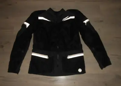 Novu celorocnu moto bundu znacky RST PRO SERIES ADVEN