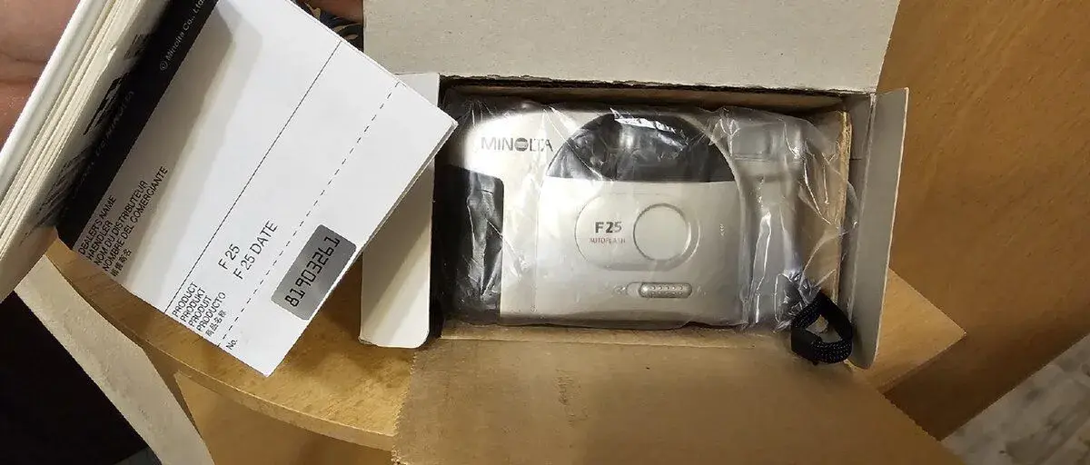 Minolta F25 Silver, MINT stav, New Old Stock (NOS)