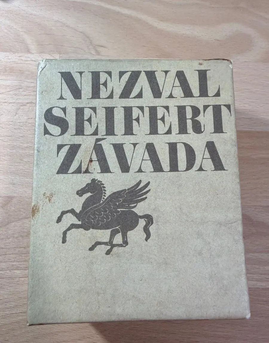Sada 3 kníh poézia v darčekovom balení Seifert Nezval
