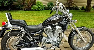 SUZUKI INTRUDER 1400,Naj:17.500km, KRÁSNY originál stav