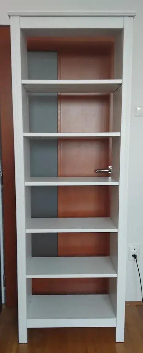 Brusali IKEA knižnica