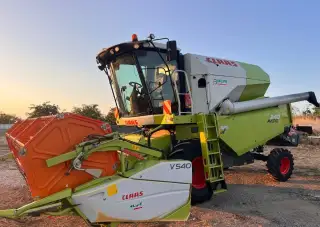Claas Avero 240 + V540