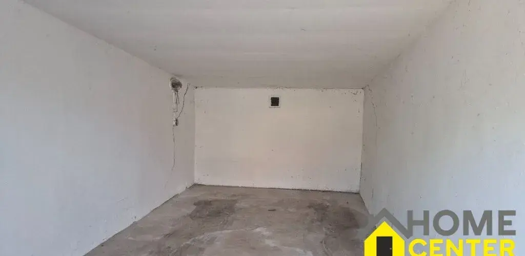 PREDAJ : GARÁŽ PRI ŠTADIÓNE, KOMÁRNO