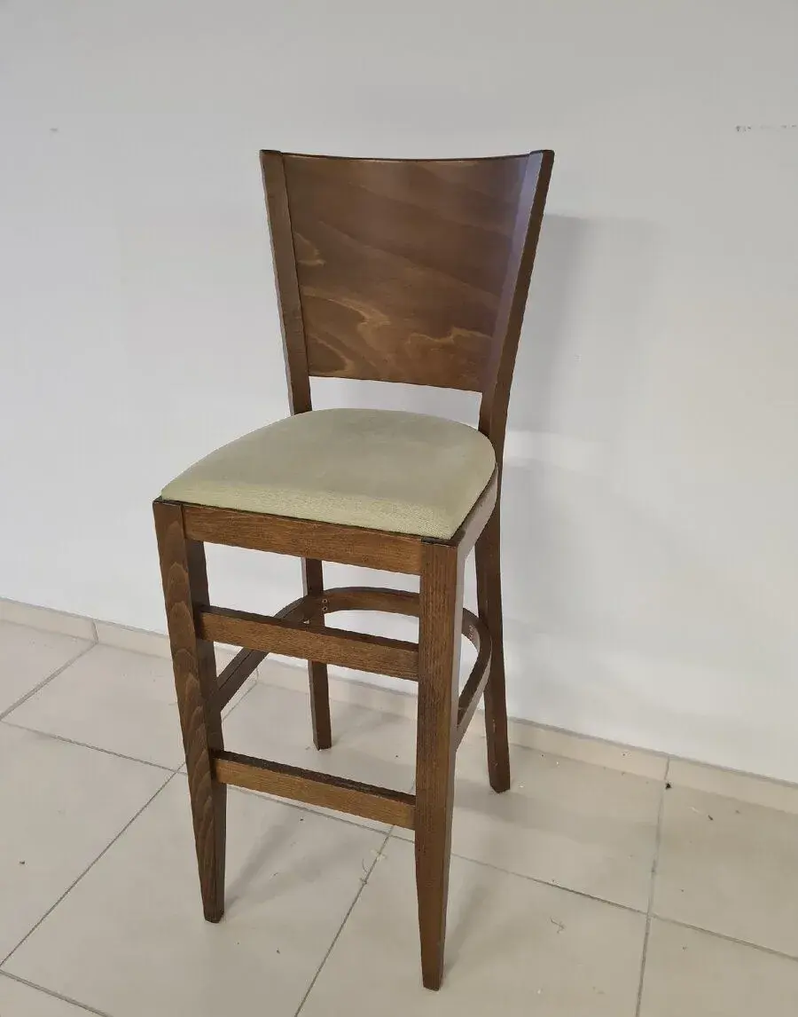 Drevená buková barová stolicka