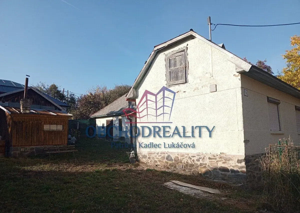 🌲 Únik do prírody: Rodinný dom s čarovným dvorom a stodolou