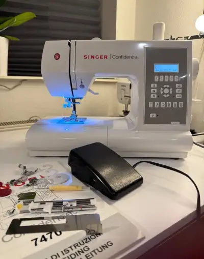 Elektricky sijaci stroj SINGER Confidence 7470