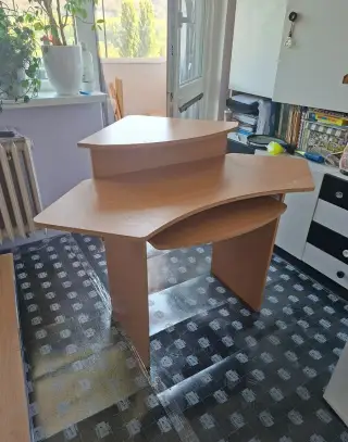 PC stolík