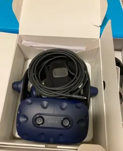 HTC VIVE PRO + VR HRY + 500GB SSD DISK