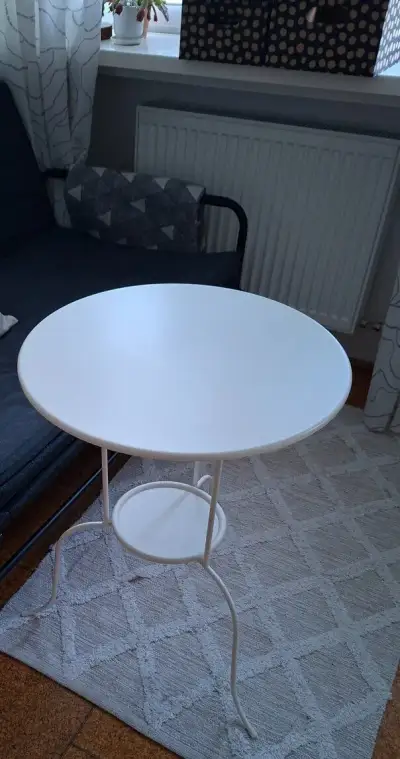 Príručny stolík