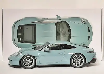 1:12 - Porsche 911 S/T (2023) - Norev - 1:12