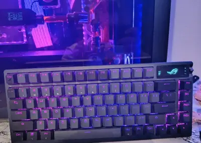 Premiova herna klávesnica ASUS ROG Azoth
