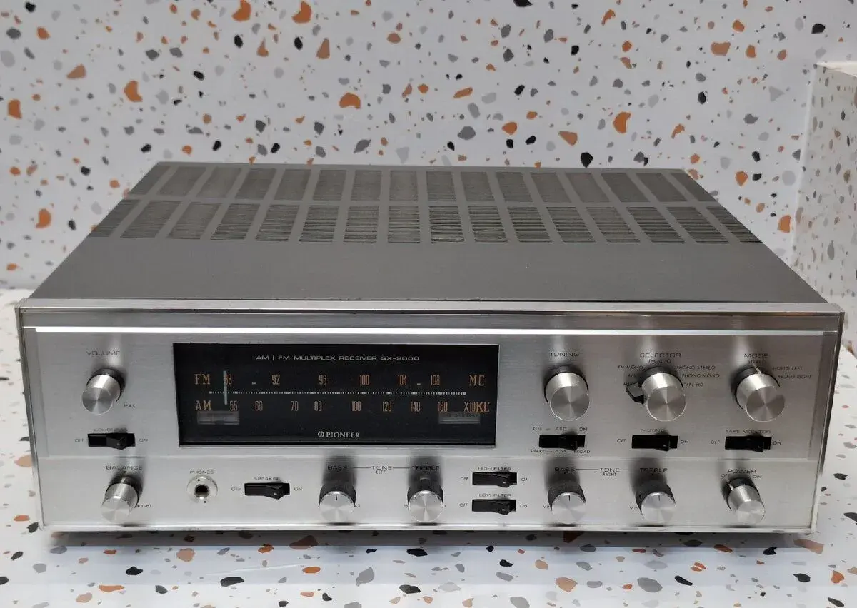 Pioneer SX-2000 elektrónkový stereofónny receiver