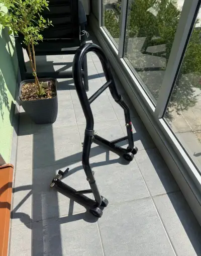 MOTO STOJAN