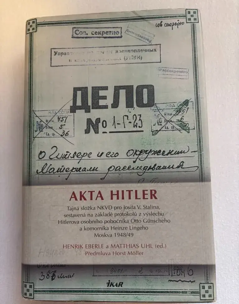 Akta Hitler (Henrik Eberle, Matthias Uhl)