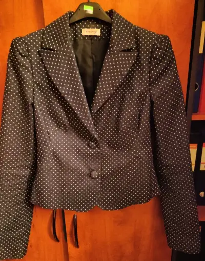 Elegantné bodkované dámske sako 34/36 akcia 5€