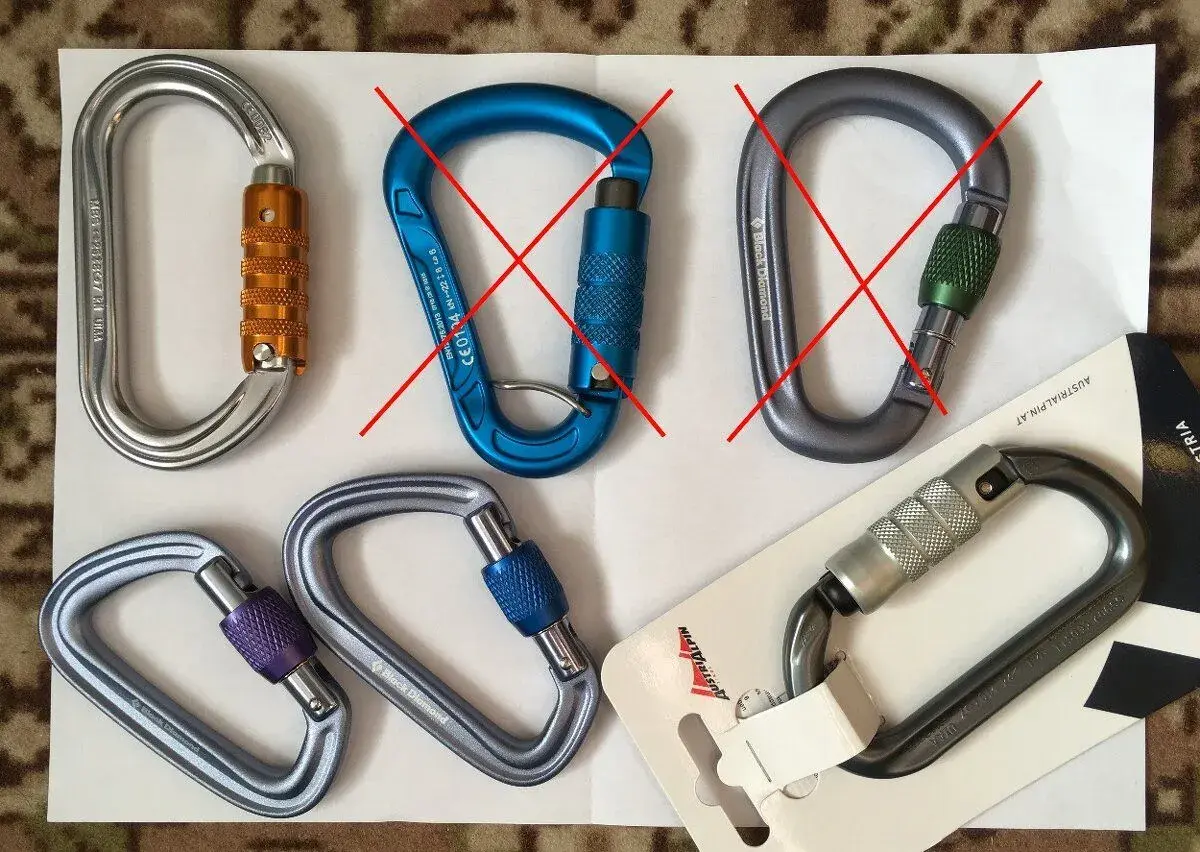 Karabíny karabínky 3 x triple-lock, 2 x screw-lock, nové