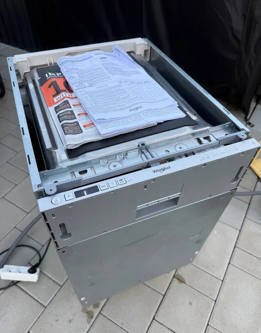 Umývačka riadu Whirlpool 45 úzka