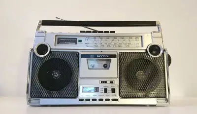 Radiomagnetofon radiotone RRC 750