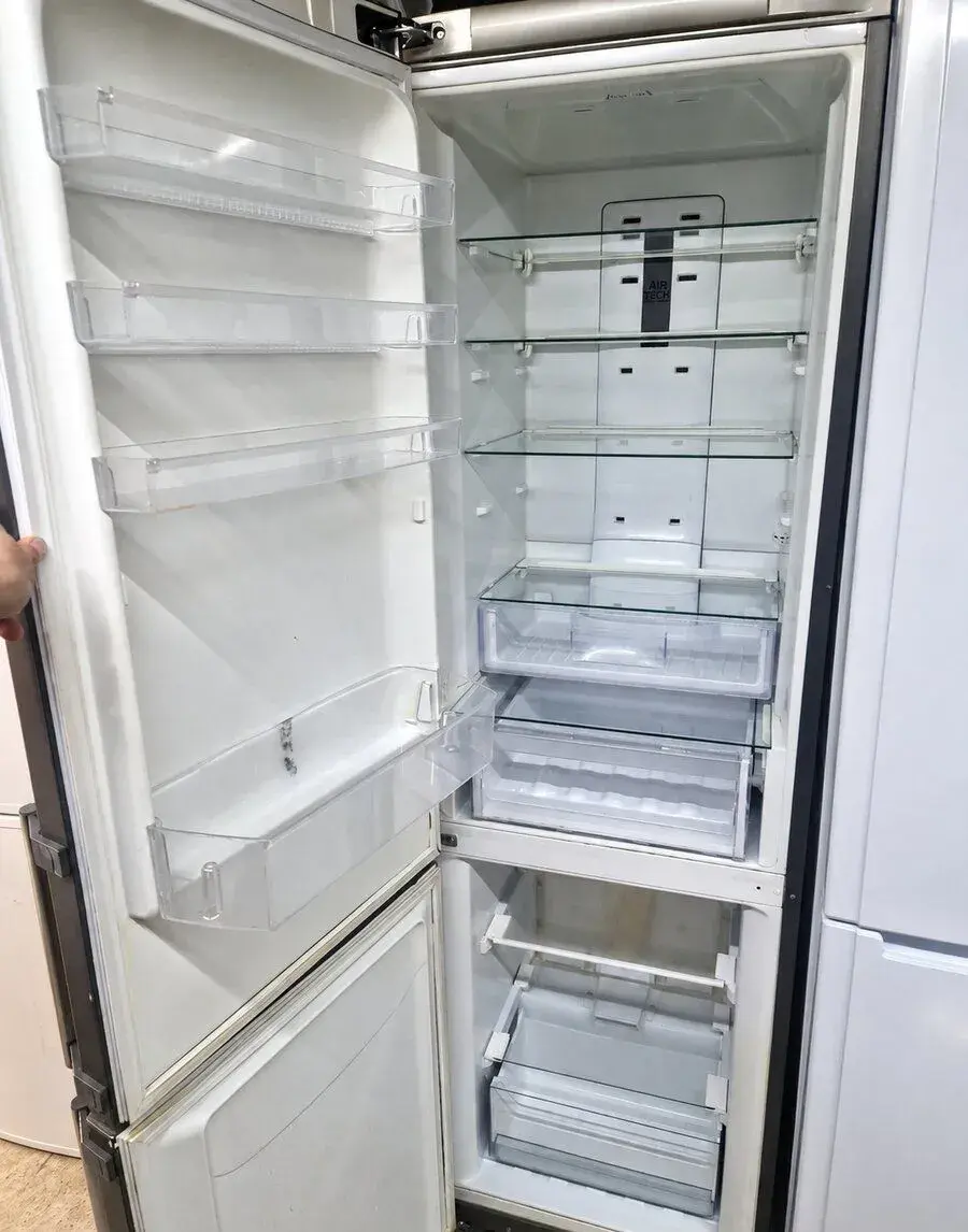 🔷️ Hotpoint Ariston NoFrost 200cm