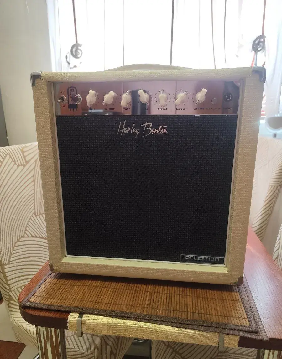 Harley Benton Celolampové Combo 15W