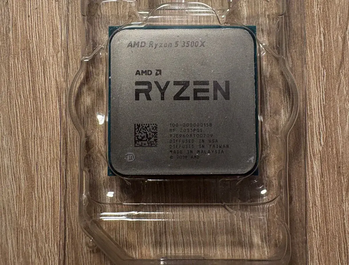 Procesor AMD Ryzen 5 3500X + chladič (socket AM4)