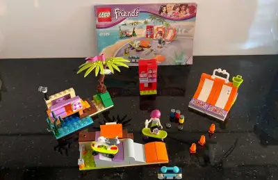 LEGO Friends 41099 Skatepark v mestečku Heartlake