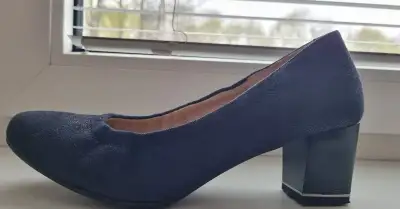 Modré lodičky z prírodnej kože (Lasocki)