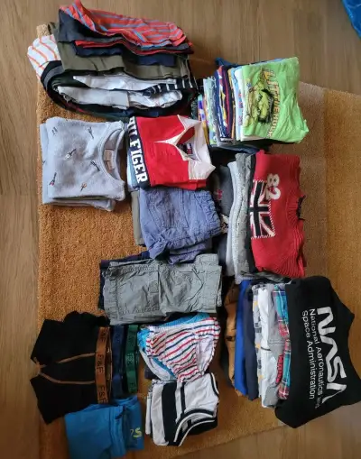 Chlapčenské oblečenie vek 3-7r.,10kg
