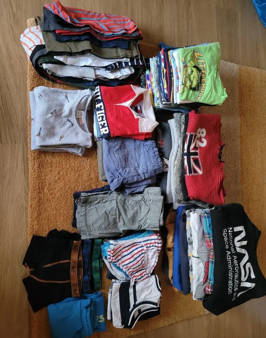 Chlapčenské oblečenie vek 3-7r.,10kg