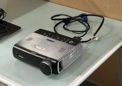 Projektor InFocus DLP s VGA káblom